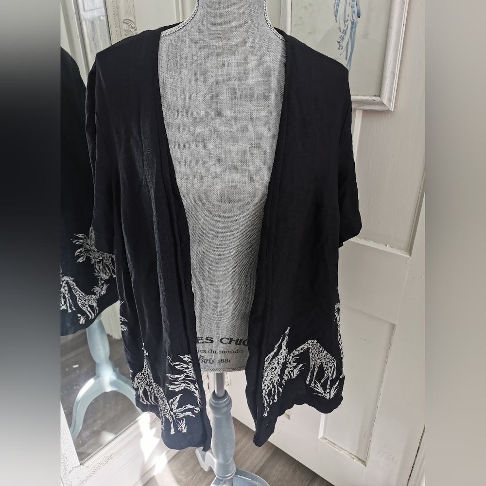 Womens Vintage Cimmaron plus Black/White Open Safari Print Cardigan. 1X